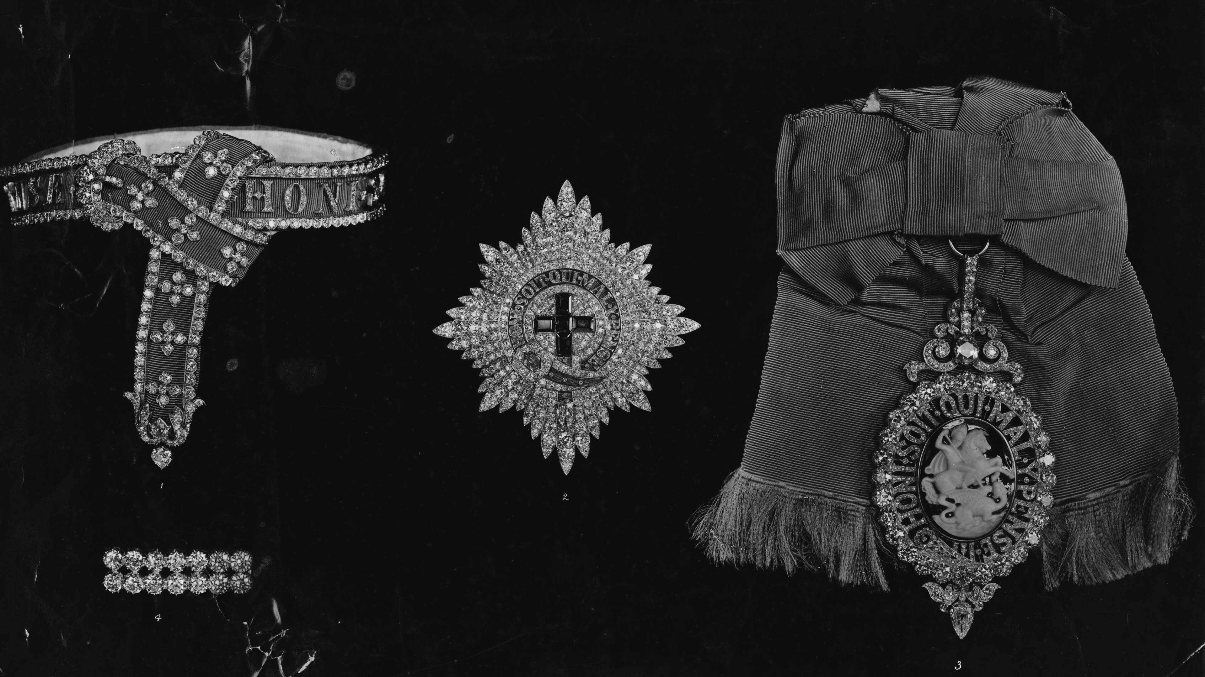 het bevrijdingsjaar | Wilhelmina opgenomen in Orde van de Kousenband | NOS