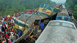 Doden bij frontale treinbotsing Bangladesh. Doden bij frontale treinbotsing Bangladesh.