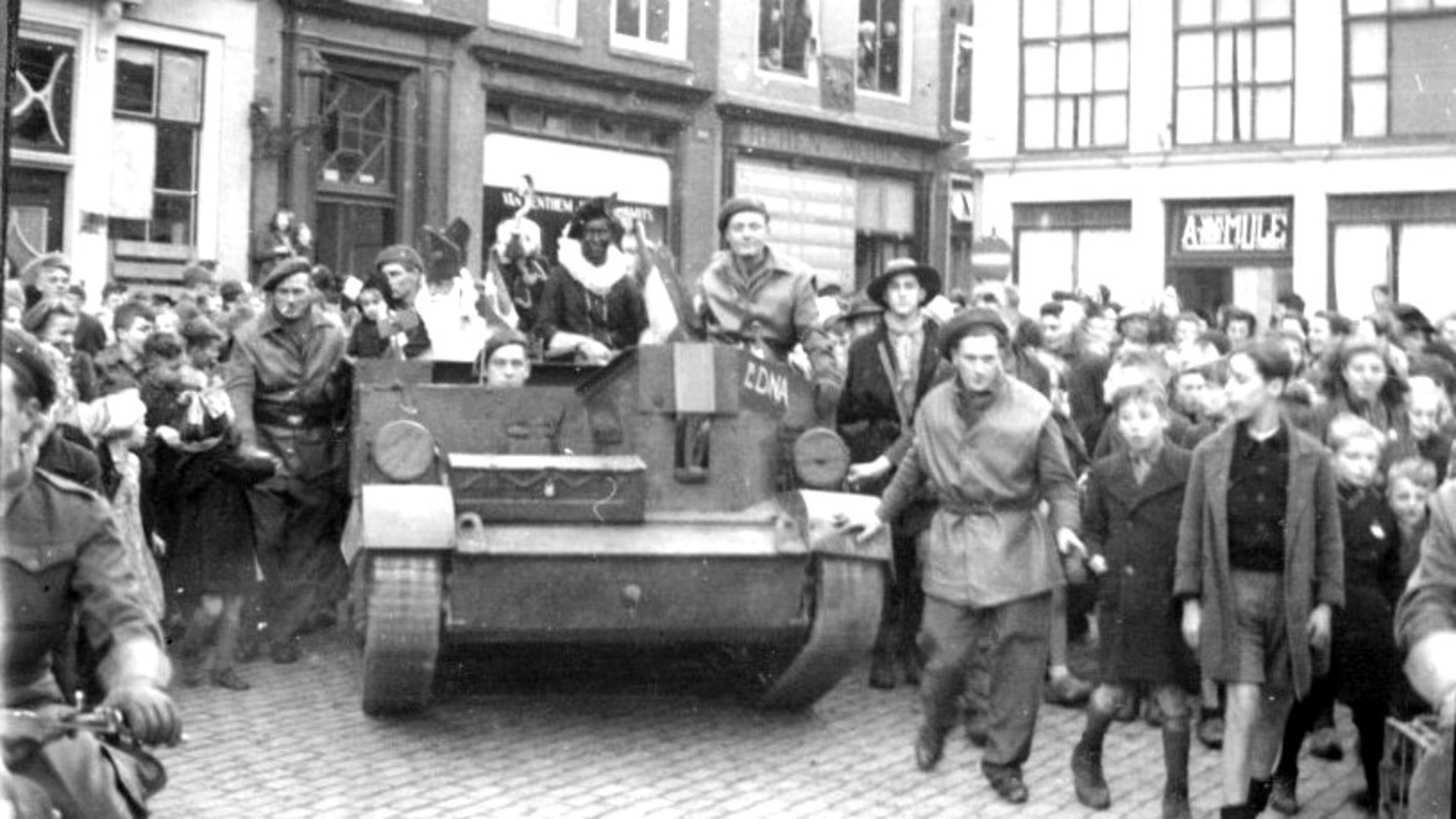 75 jaar bevrijding Toch nog Sinterklaas dit jaar 'kinderhand gauw gevuld' NOS 75 jaar bevrijding Toch nog Sinterklaas dit jaar 'kinderhand gauw gevuld' NOS
