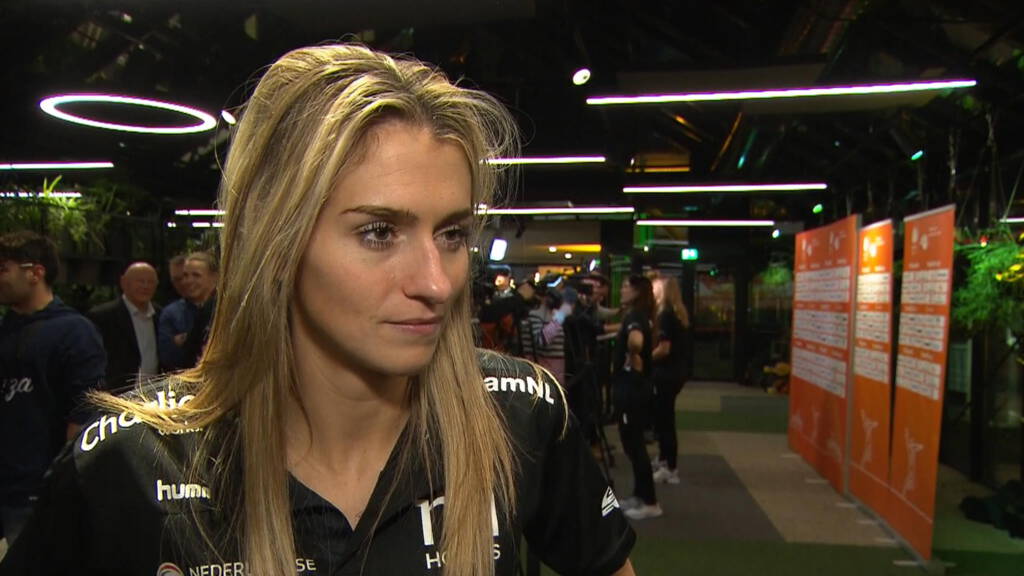 Heldenonthaal voor handbalsters: 'En nu een broodje shoarma met