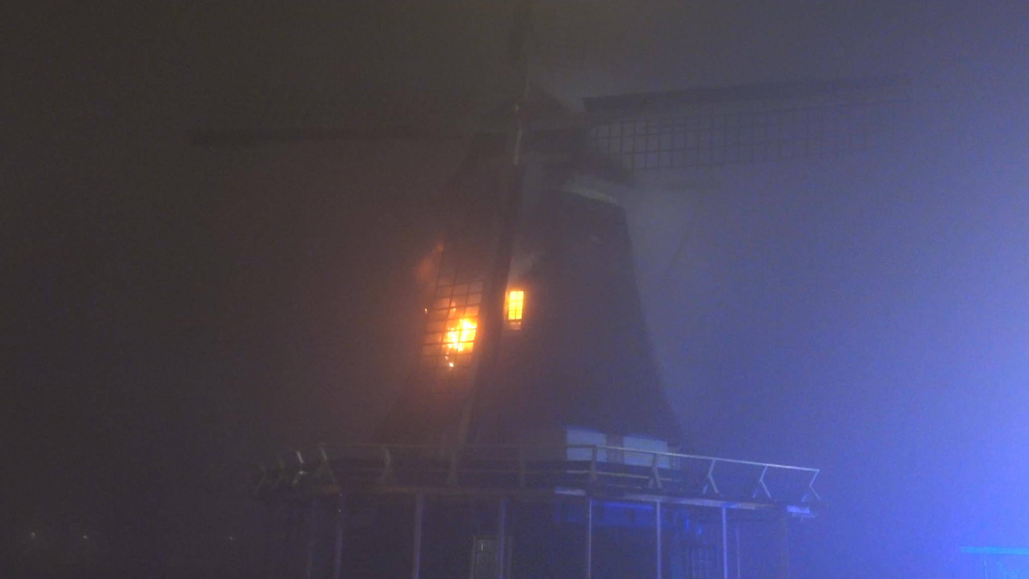 Molen Bovenkarspel verwoest door brand | NOS