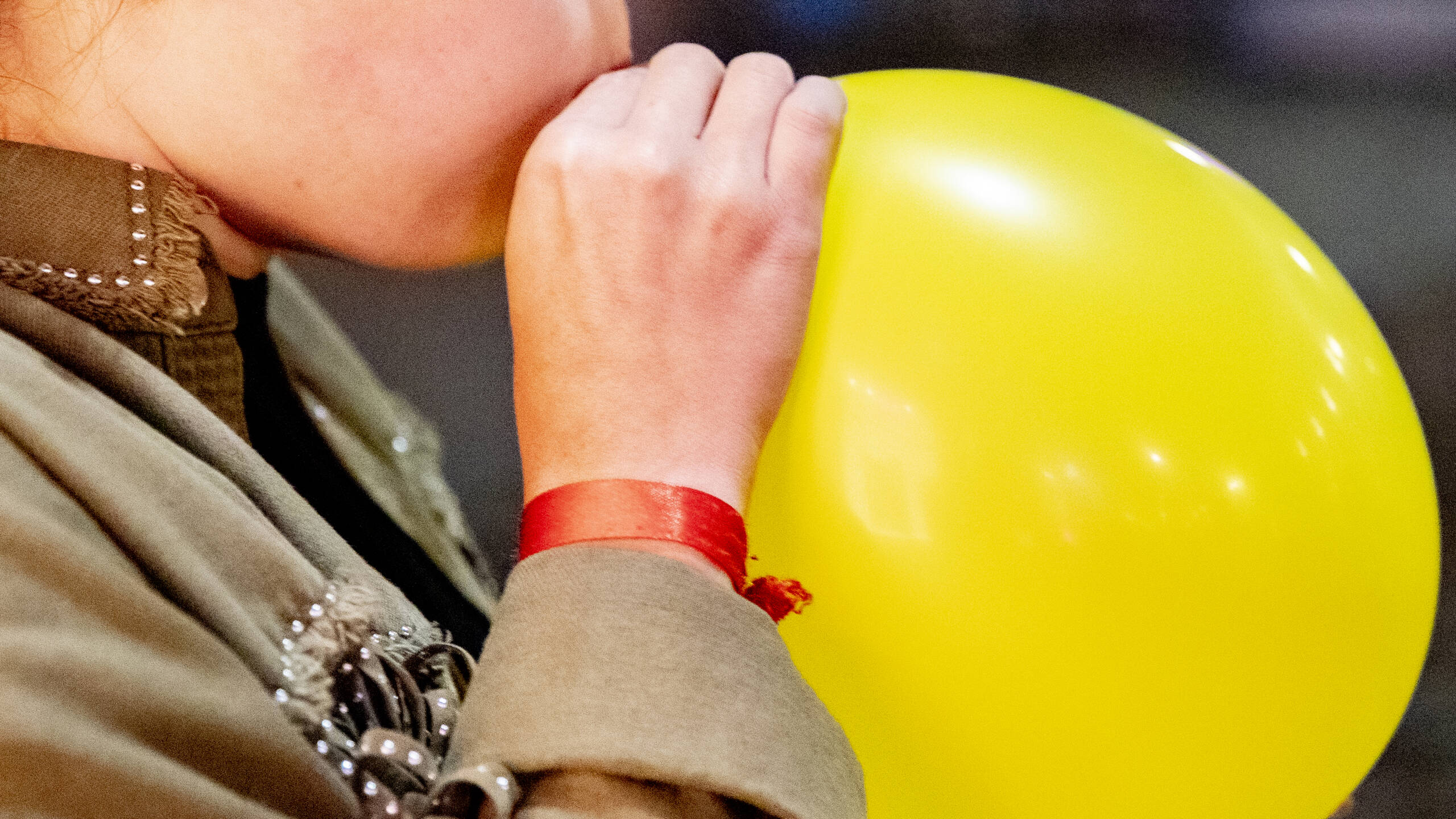 17jarige rijdt zonder rijbewijs rond in busje met lachgas NOS 17jarige rijdt zonder rijbewijs rond in busje met lachgas NOS