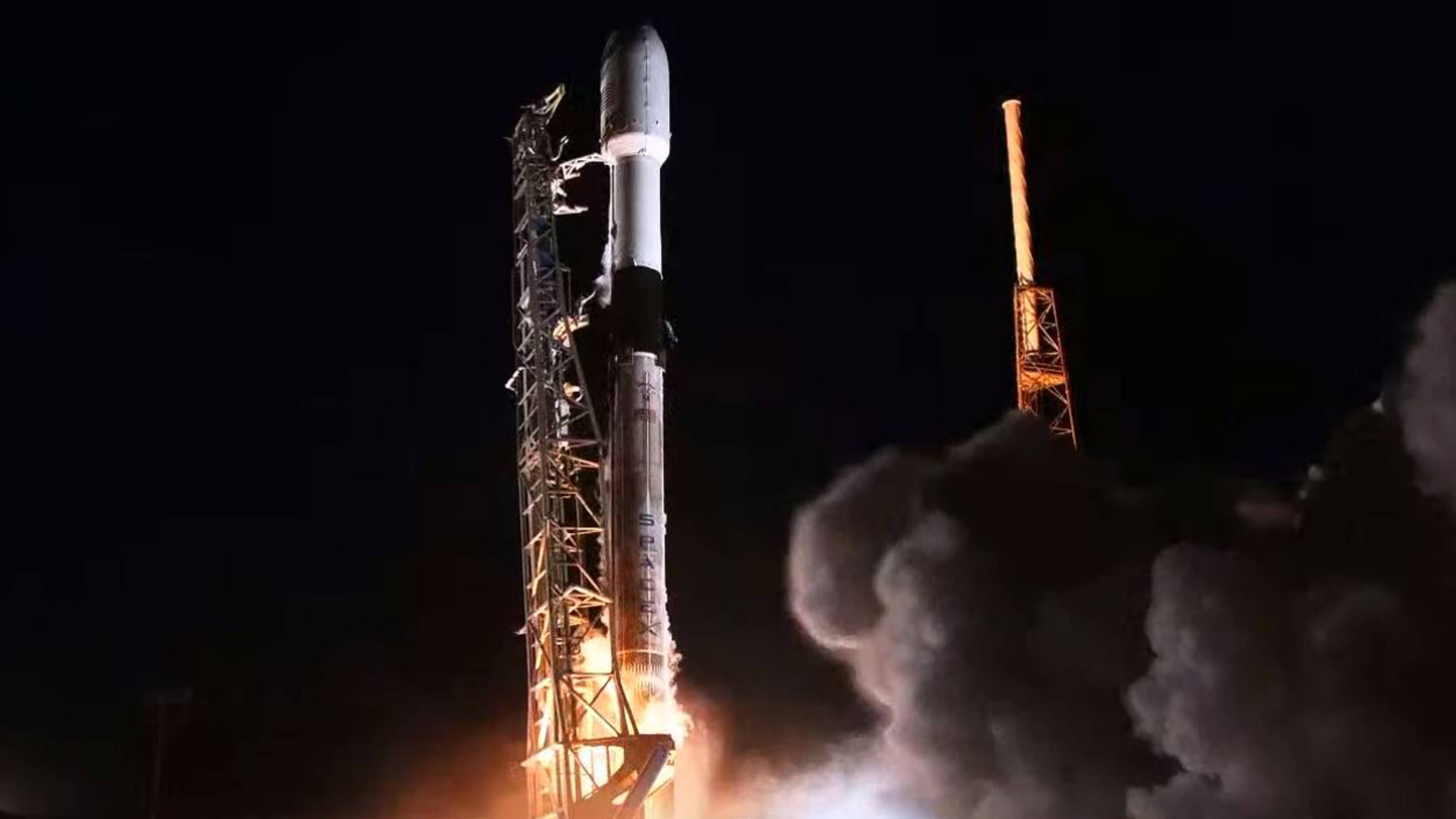 Mysterieuze lichten boven Nederland blijken satellieten van Elon Musk NOS