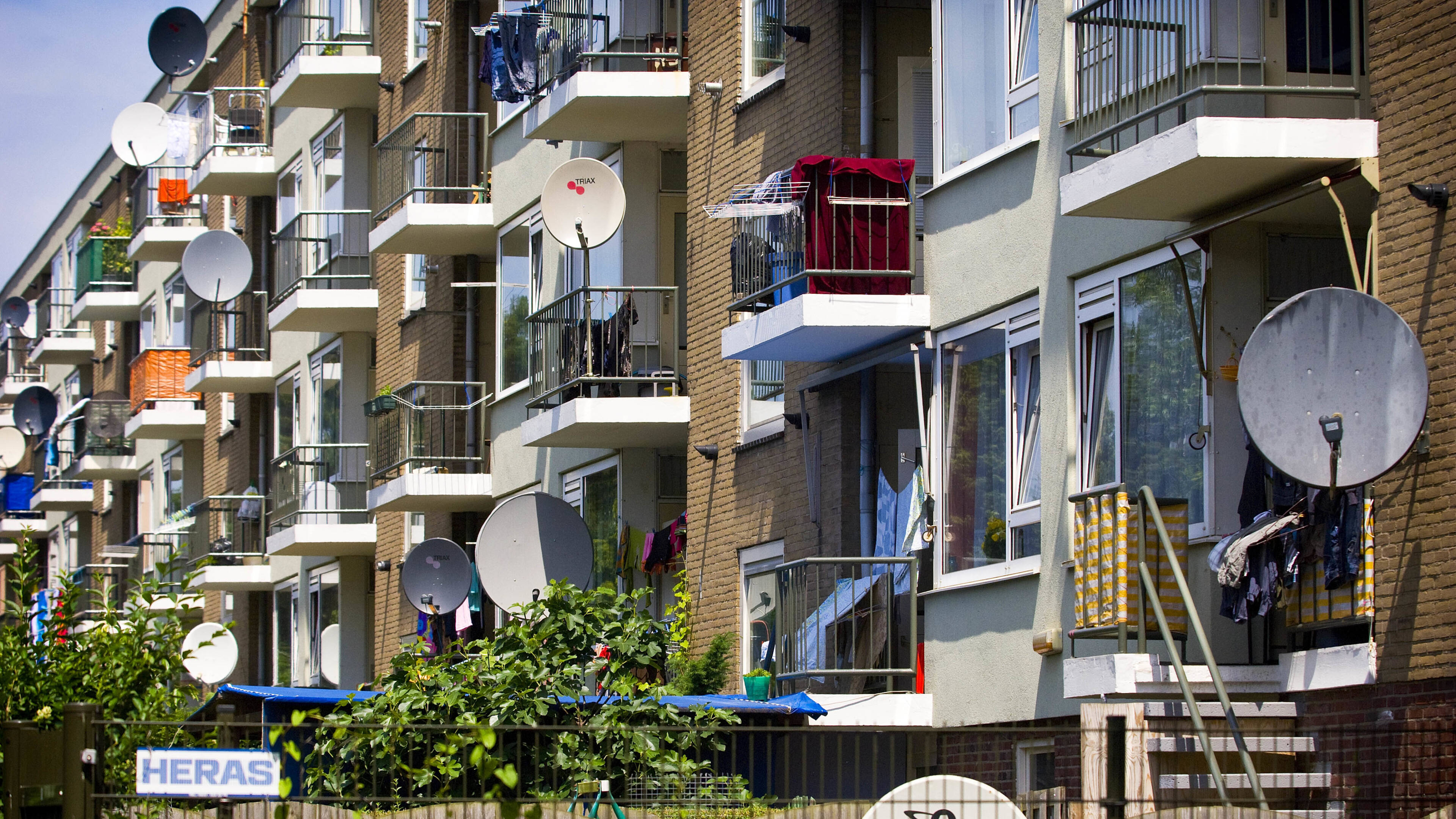 'In Kanaleneiland wonen niet alleen arme, miezerige, zielige mensen' NOS