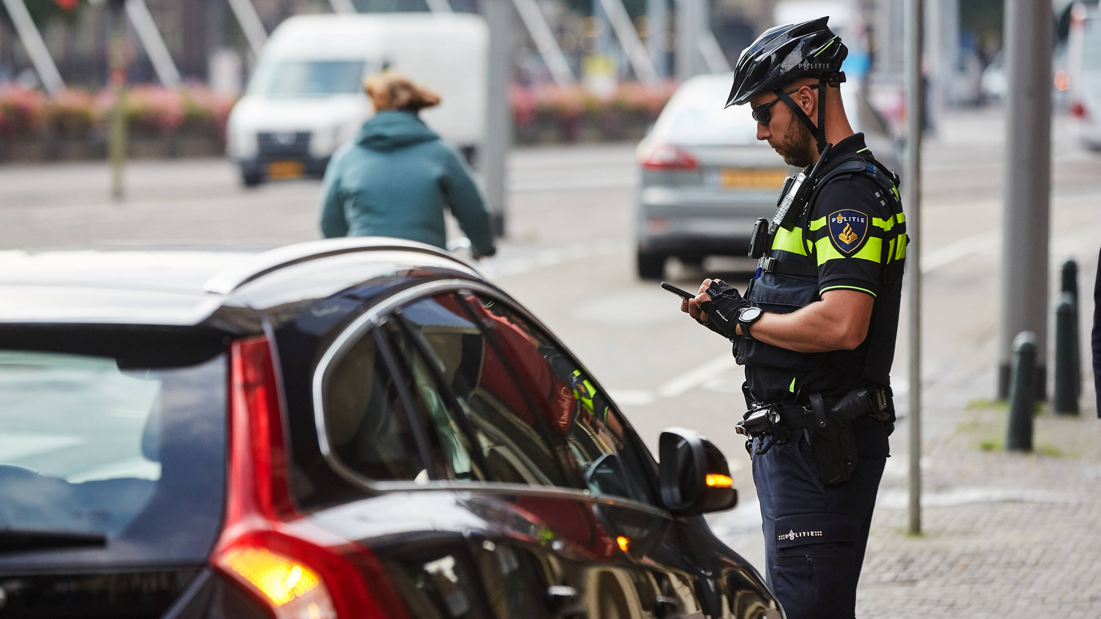 Adempauze voor mensen met schulden die boete even niet kunnen betalen NOS