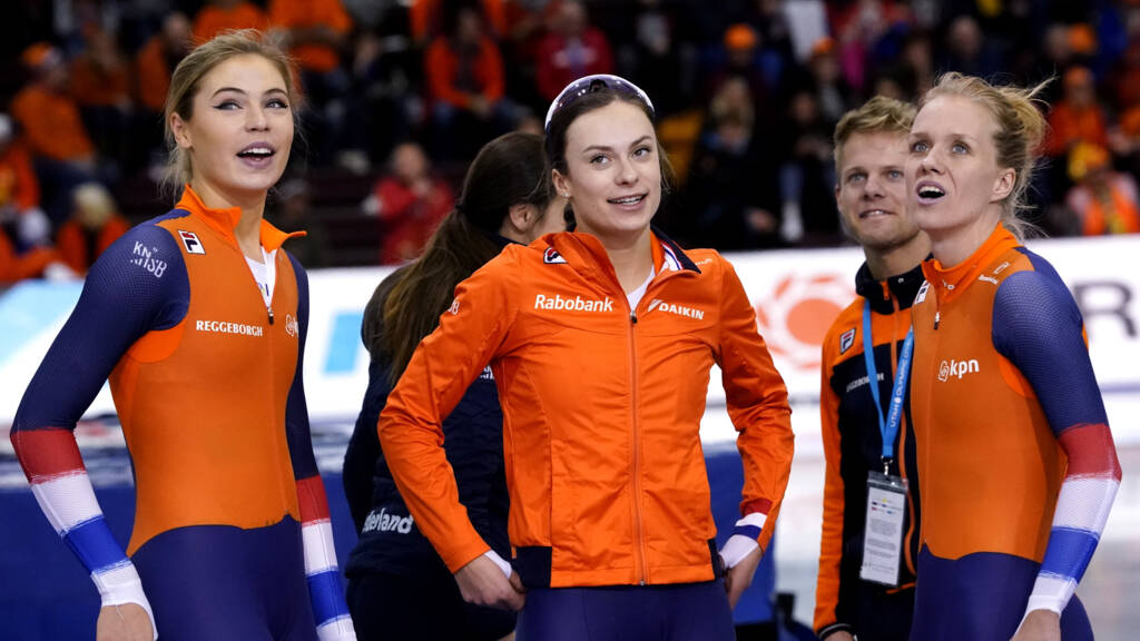 Nederlandse vrouwen en mannen prolongeren wereldtitel teamsprint