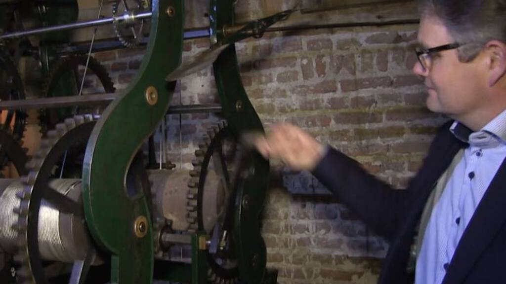 Op hol geslagen kerkklok in Hauwert stil gezet