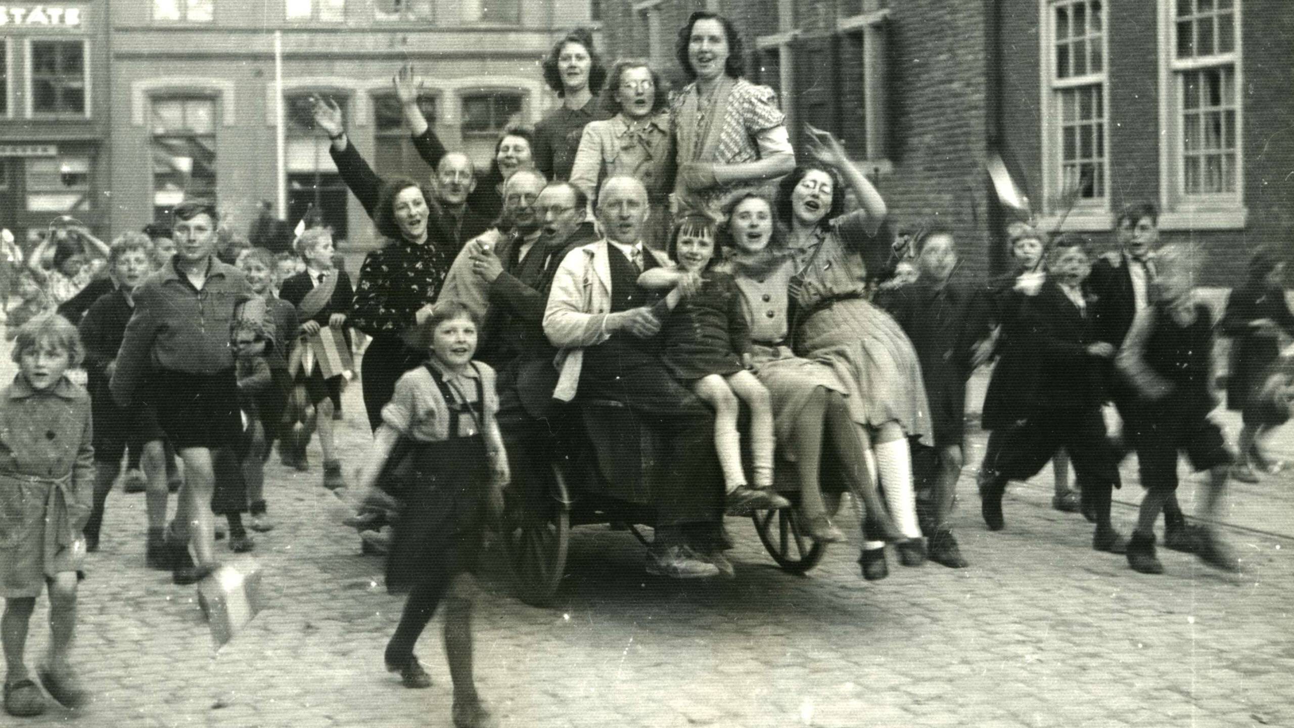 het bevrijdingsjaar | Doesburg bevrijd na zware strijd, Martinitoren