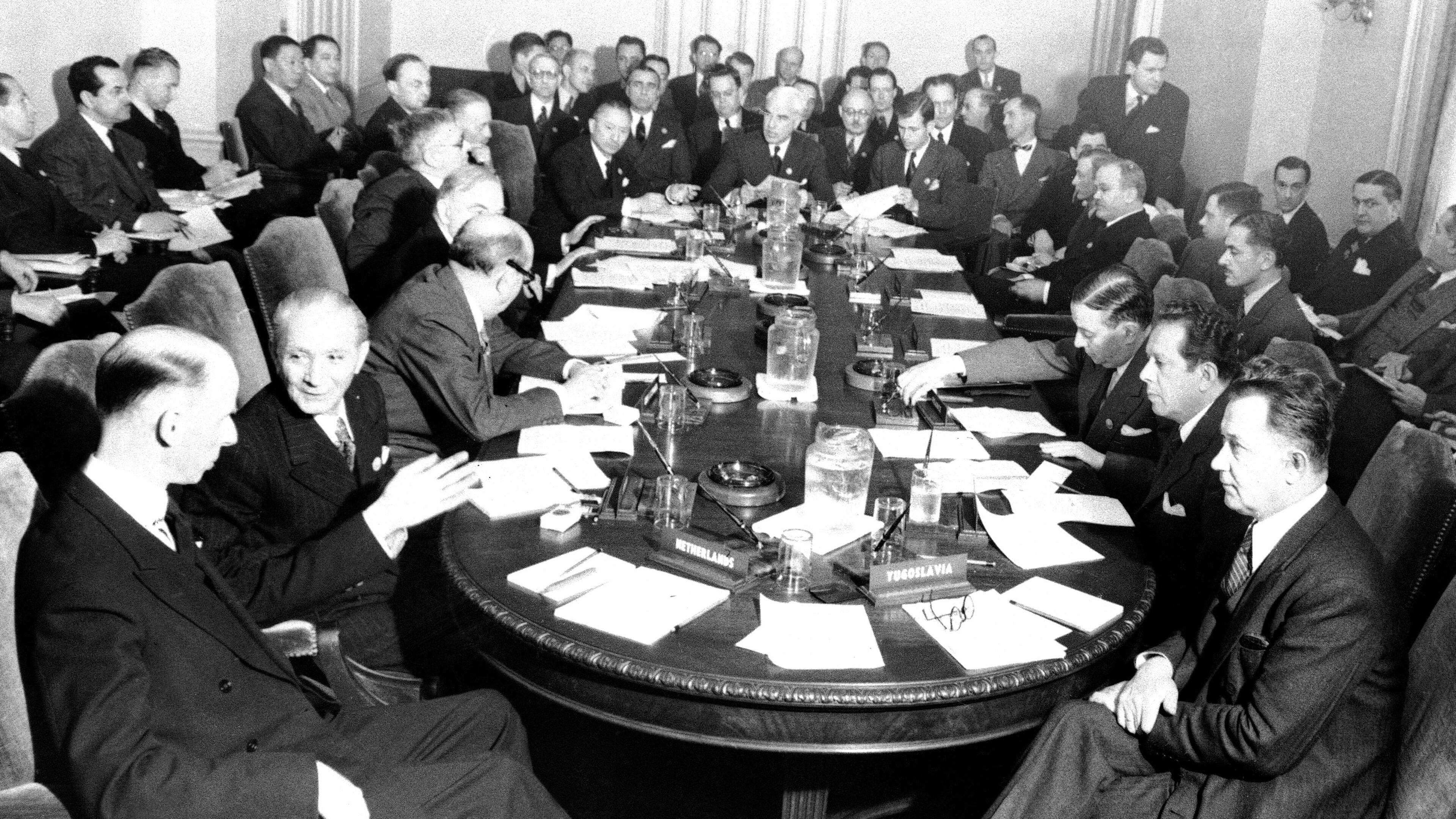 het bevrijdingsjaar | Conferentie San Francisco moet WO III voorkomen | NOS