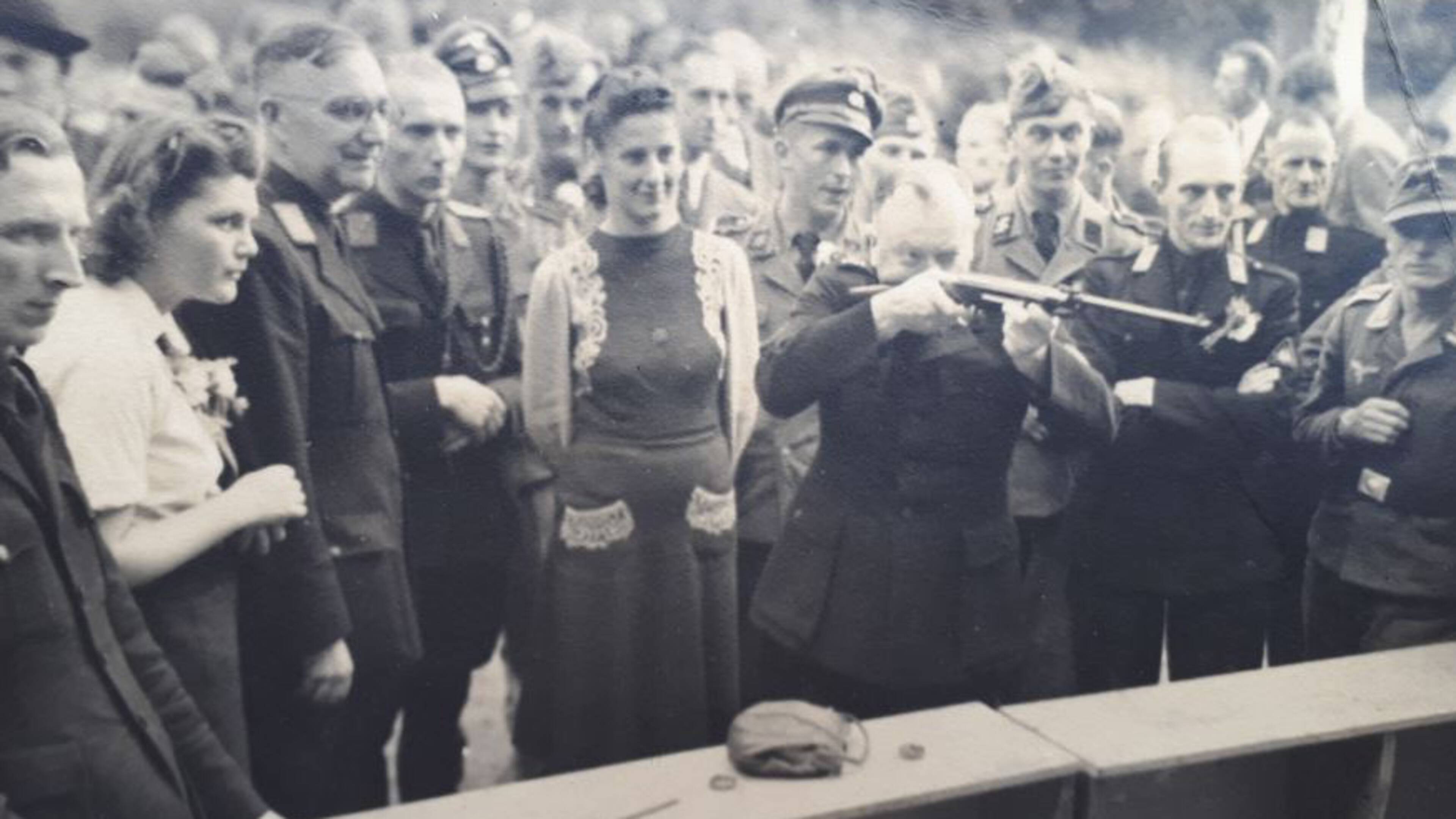 Privédocumenten van NSB-leider Anton Mussert opgedoken | NOS