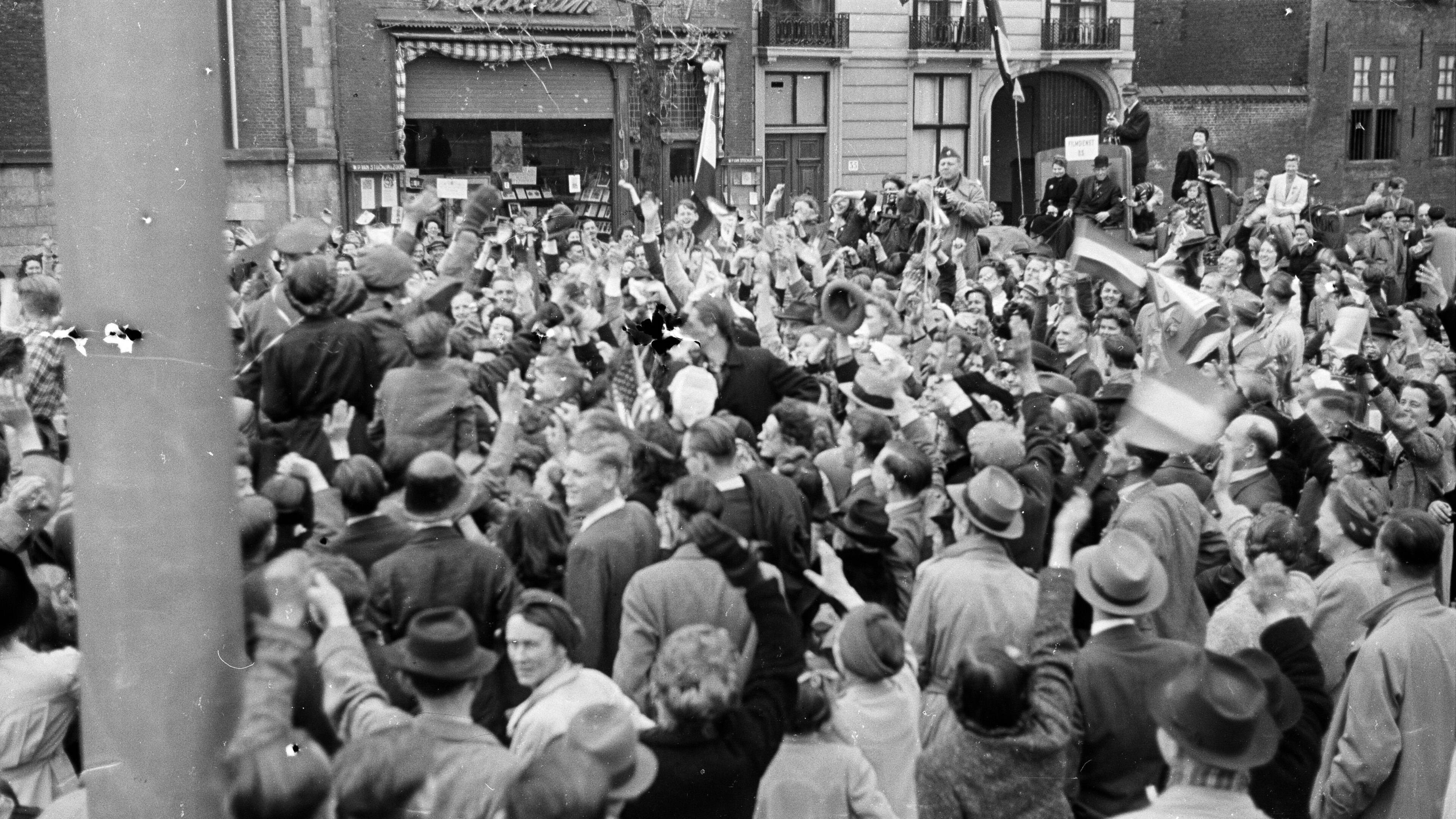 het bevrijdingsjaar | Bevrijdingsroes in Den Haag, Rotterdam en
