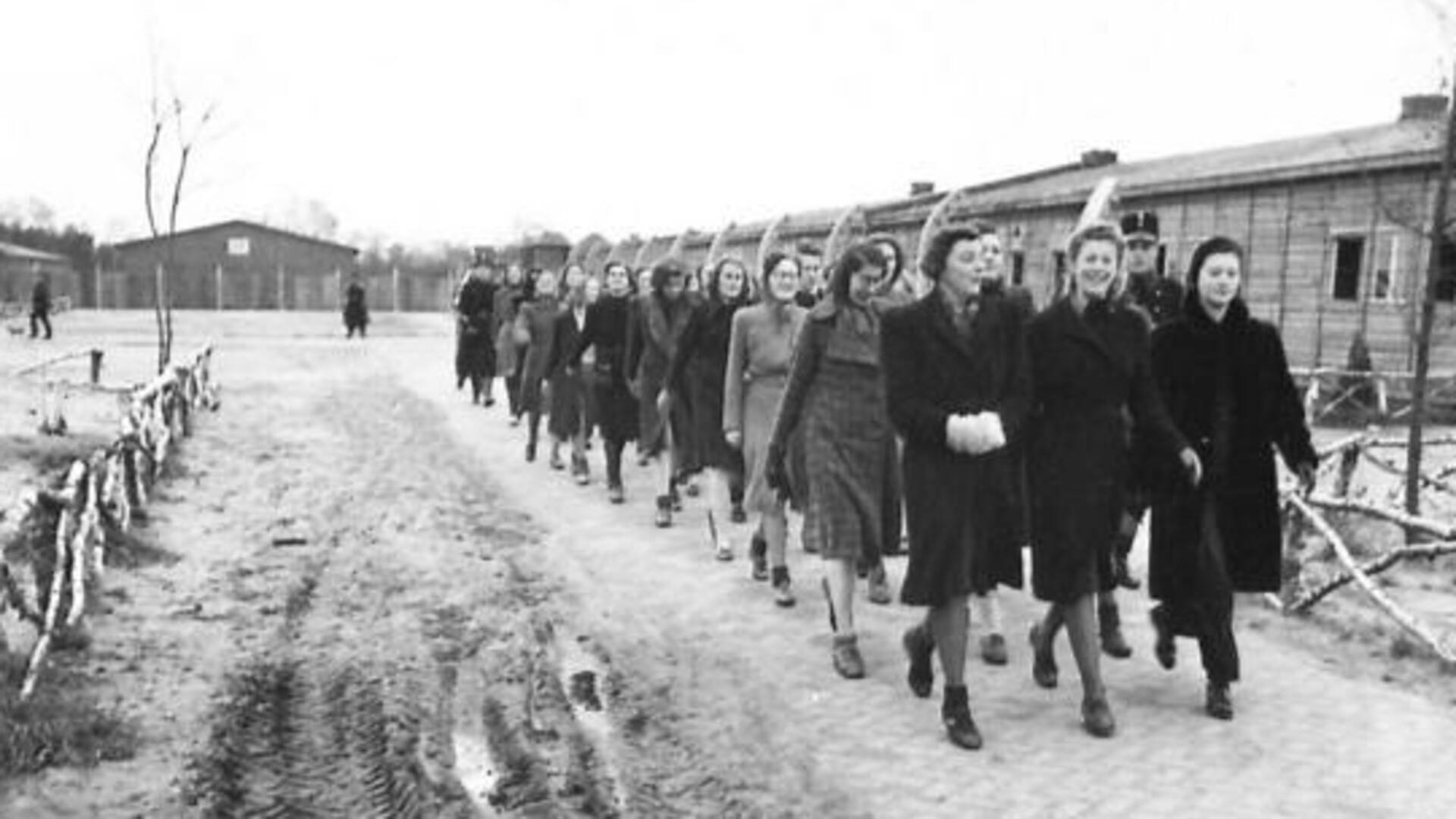 75 jaar bevrijding | Duitse evacués weg uit Kamp Vught | NOS