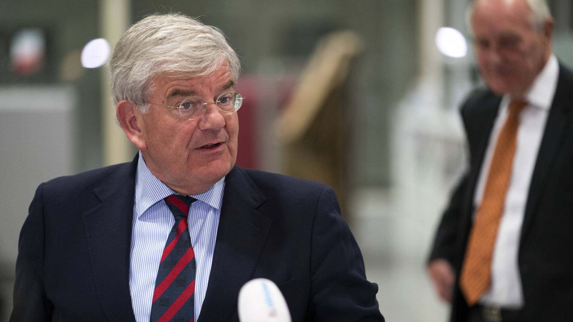 Jan van Zanen (VVD) wordt nieuwe burgemeester Den Haag NOS