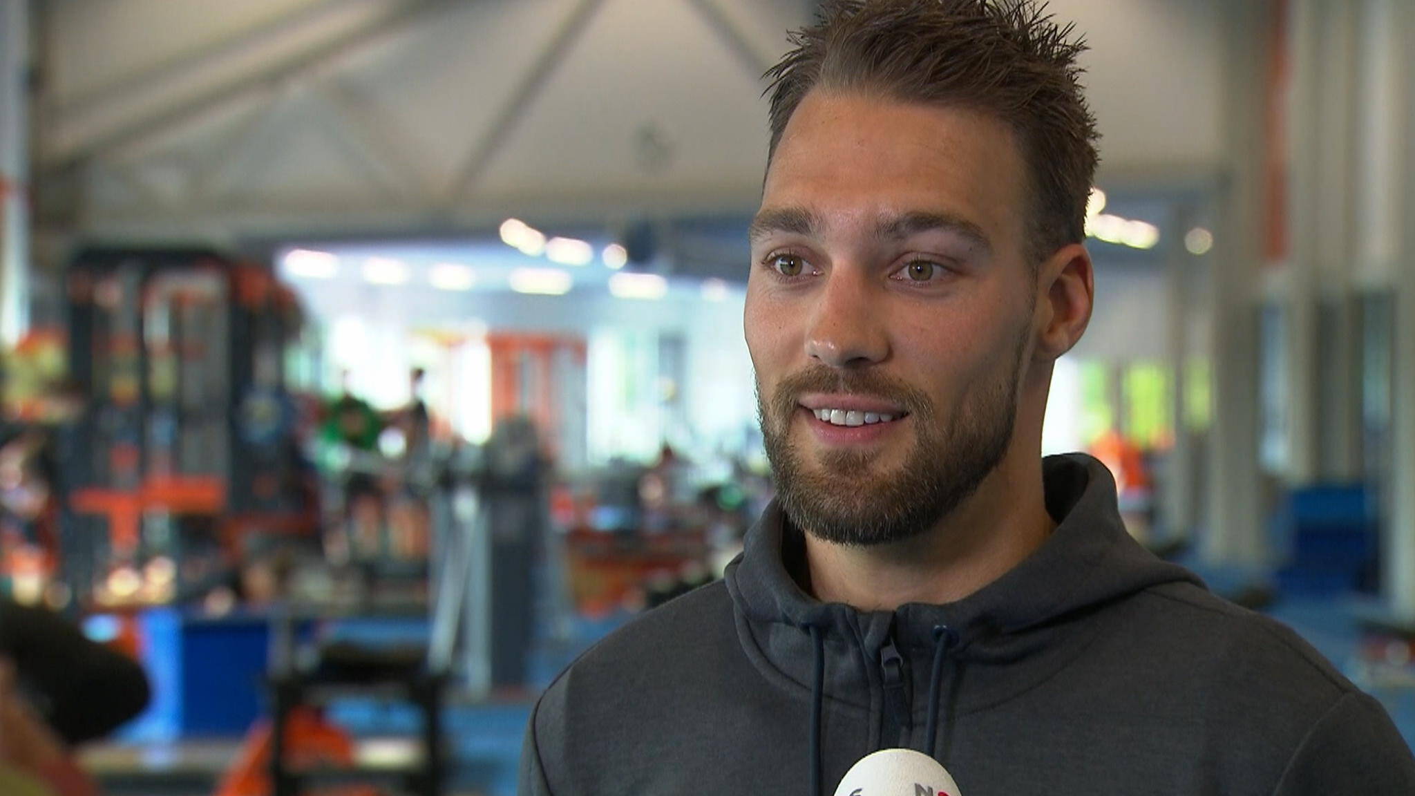 Bekijk het hele interview met een vrije en energieke Kjeld Nuis NOS