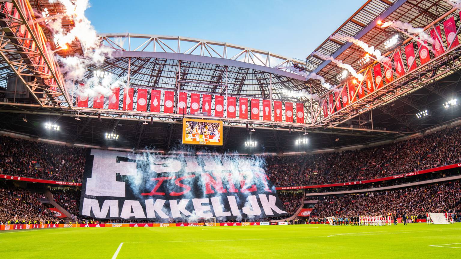 Nieuwe regels 'Kijken wat maximaal mogelijk is in Johan Cruijff Arena' NOS Nieuwe regels 'Kijken wat maximaal mogelijk is in Johan Cruijff Arena' NOS