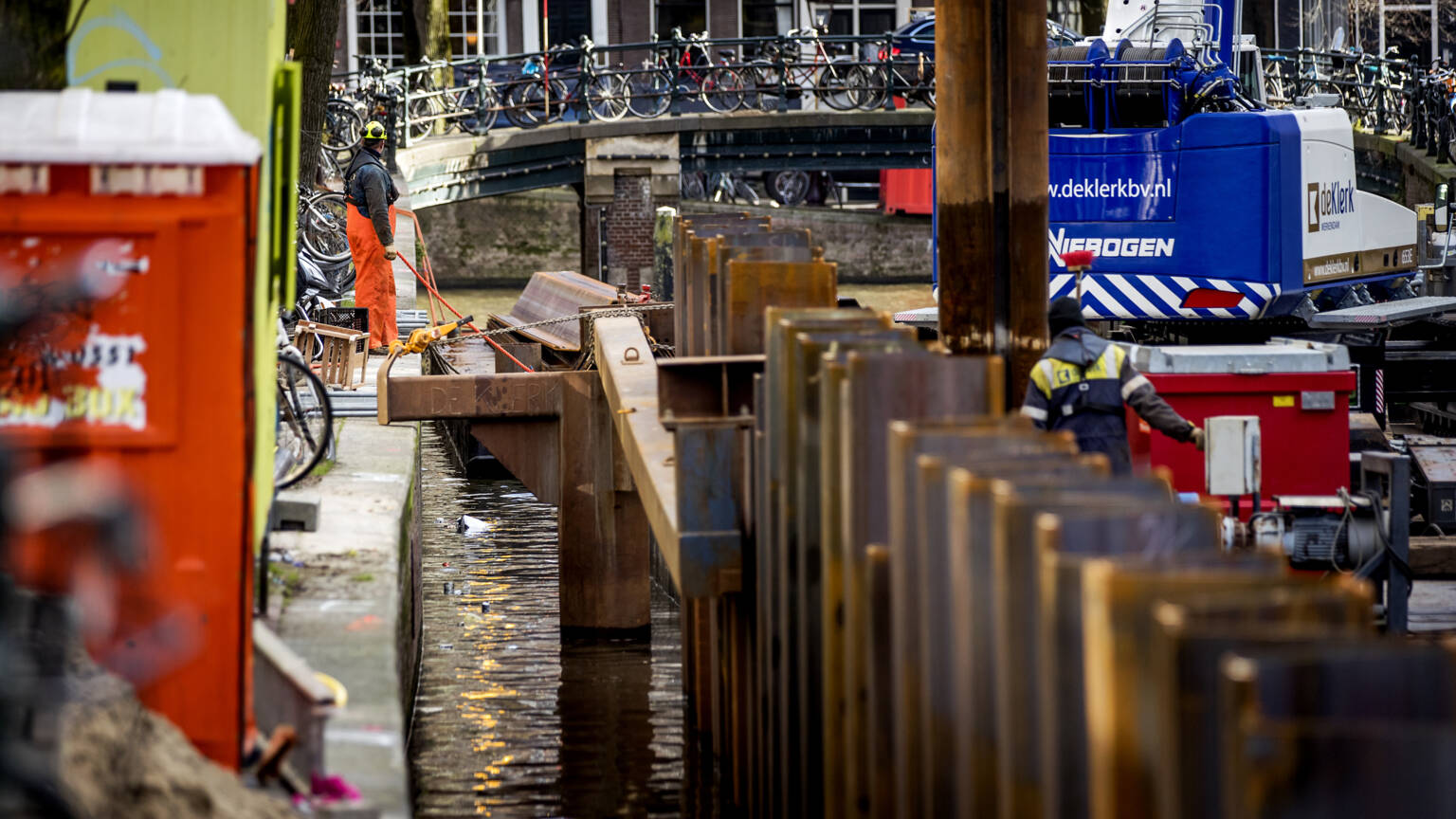 Kademuur in centrum Amsterdam deels ingestort NOS
