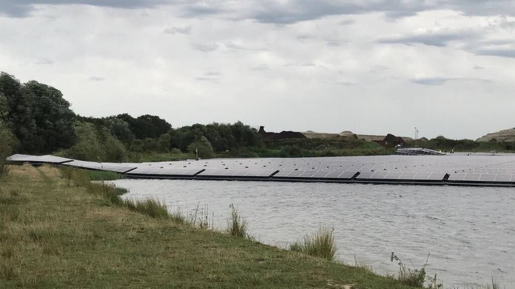 Drijvend zonnepark Nij Beets losgeraakt door noodweer