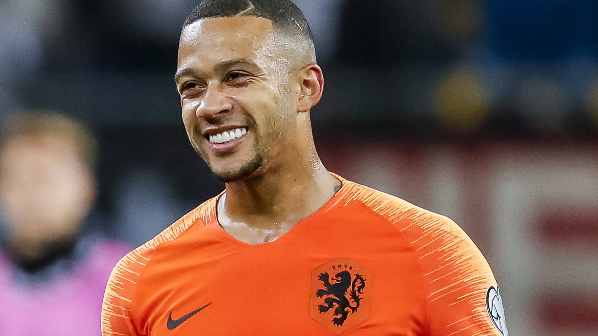 'Depay maakt gewenste transfer naar Barcelona van Koeman ...