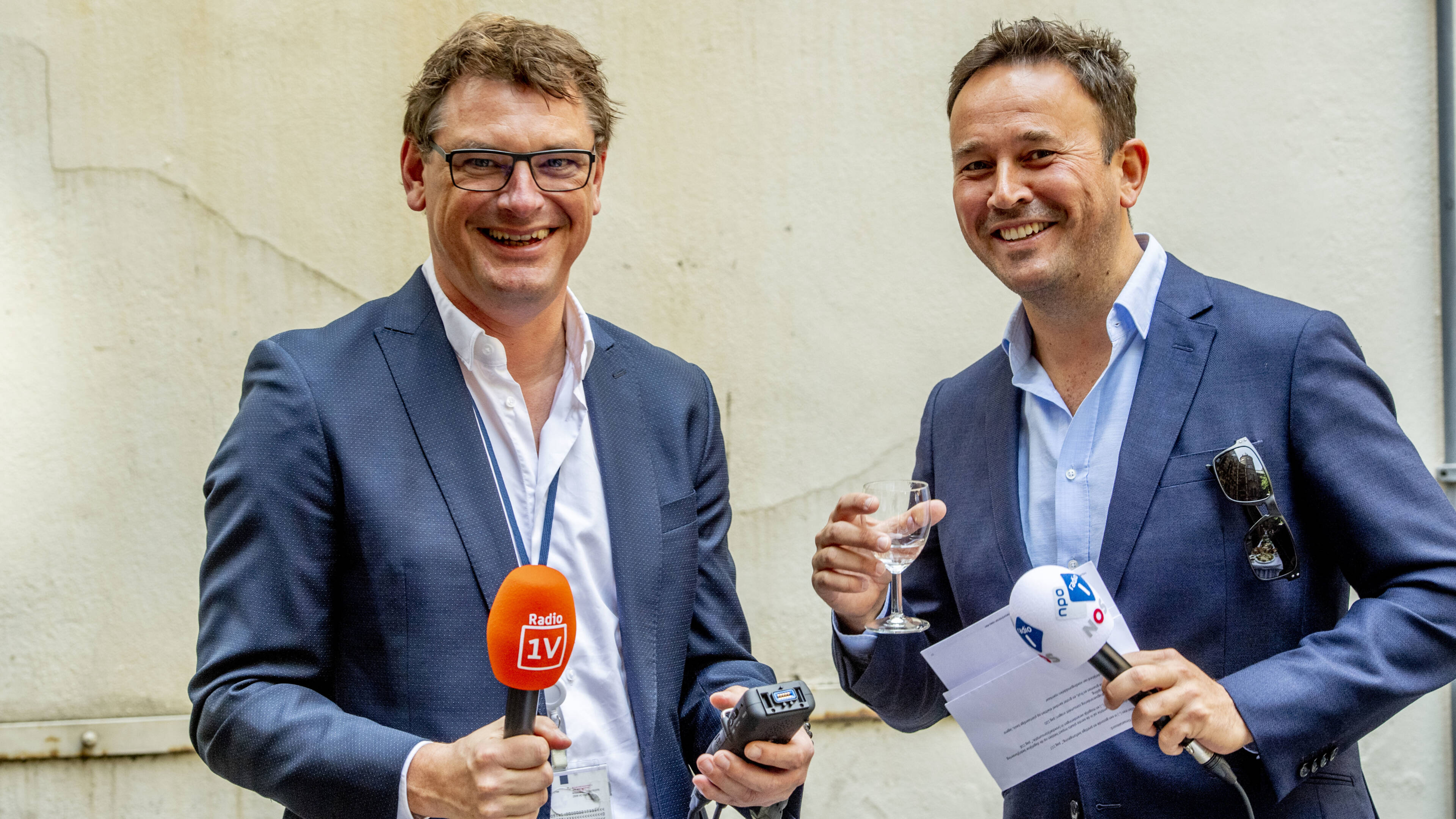 De Stemming van Vullings en Van der Wulp wint podcast-prijs | NOS