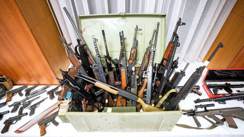 In Oostenrijk &amp; Beieren werd een extreemrechts wapennetwerk opgerold.