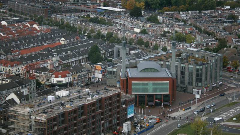 Moskee en synagoge beklad, 44-jarige man aangehouden | NOS Onacceptabele gebeurtenis.