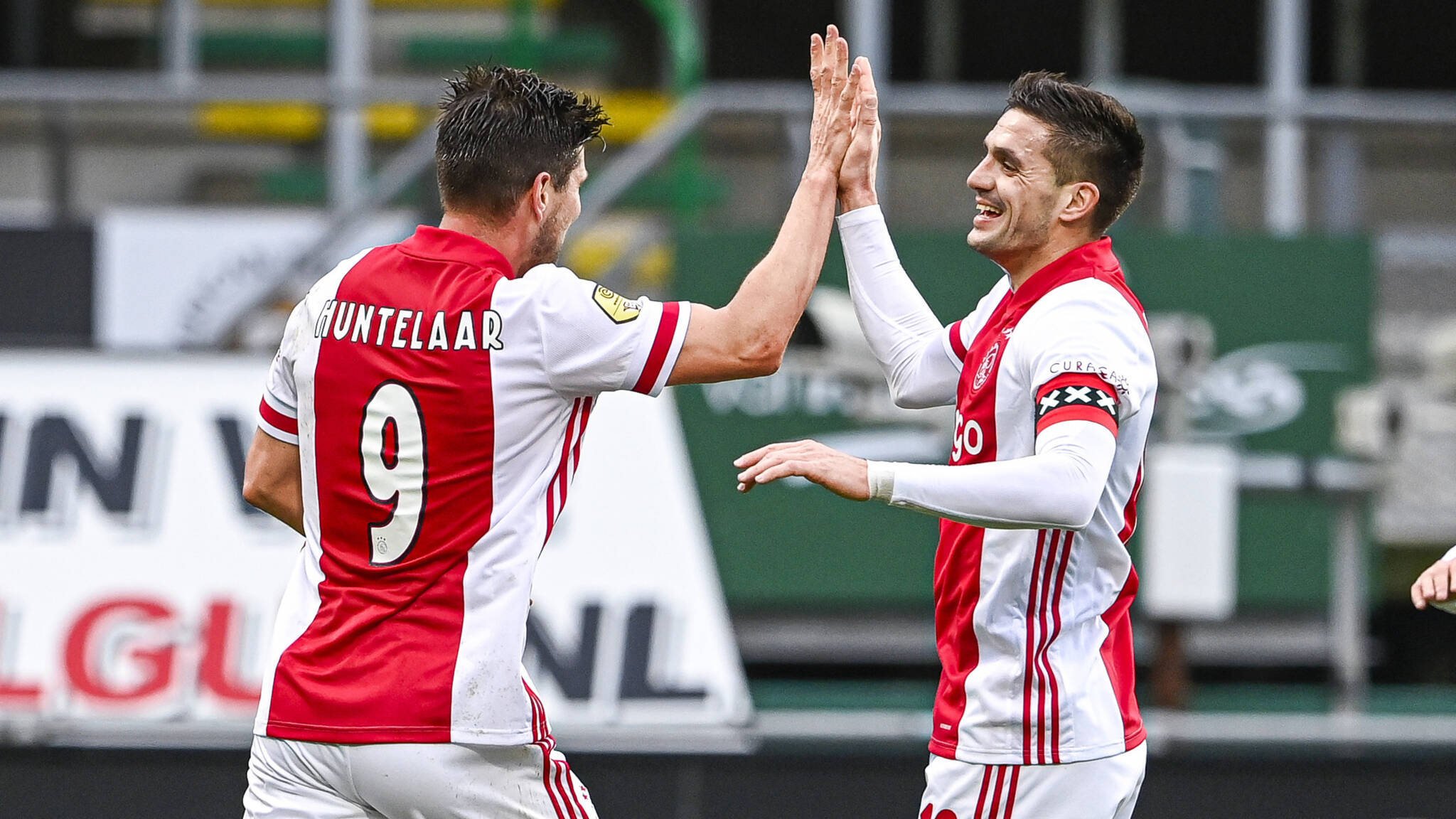 Bekijk de samenvatting van ADO Den Haag - Ajax | NOS