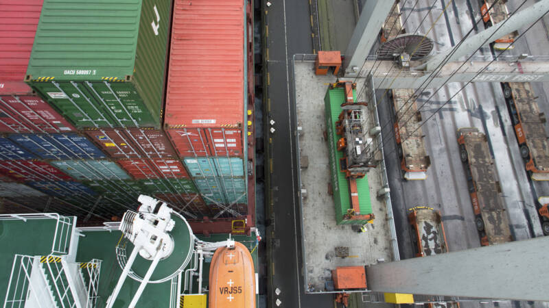 Opmerkelijk 'Securitas-medewerkers hielpen drugsbende bij cocaïnesmokkel via haven R'dam' -.