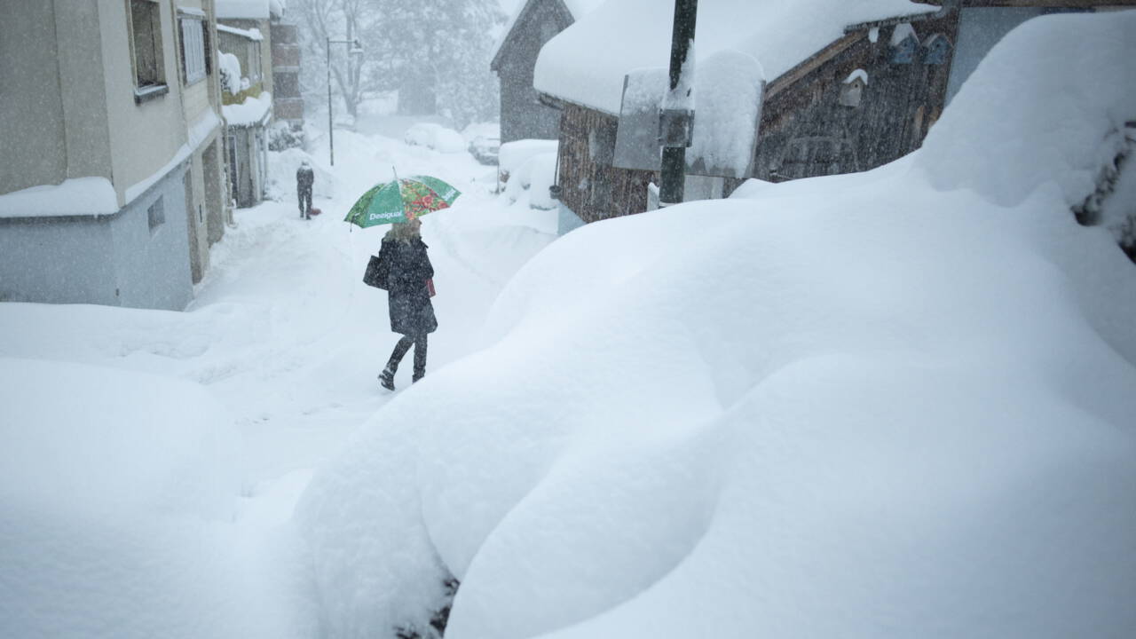 Lawinegevaar Na Zware Sneeuwval In Zwitserland Nos