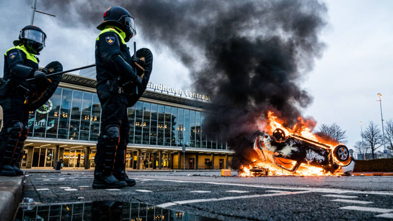 Burgemeester wil weten of Gemeente, politie en OM er alles aan hebben gedaan om de #avondklok rellen in Eindhoven te voorkomen.