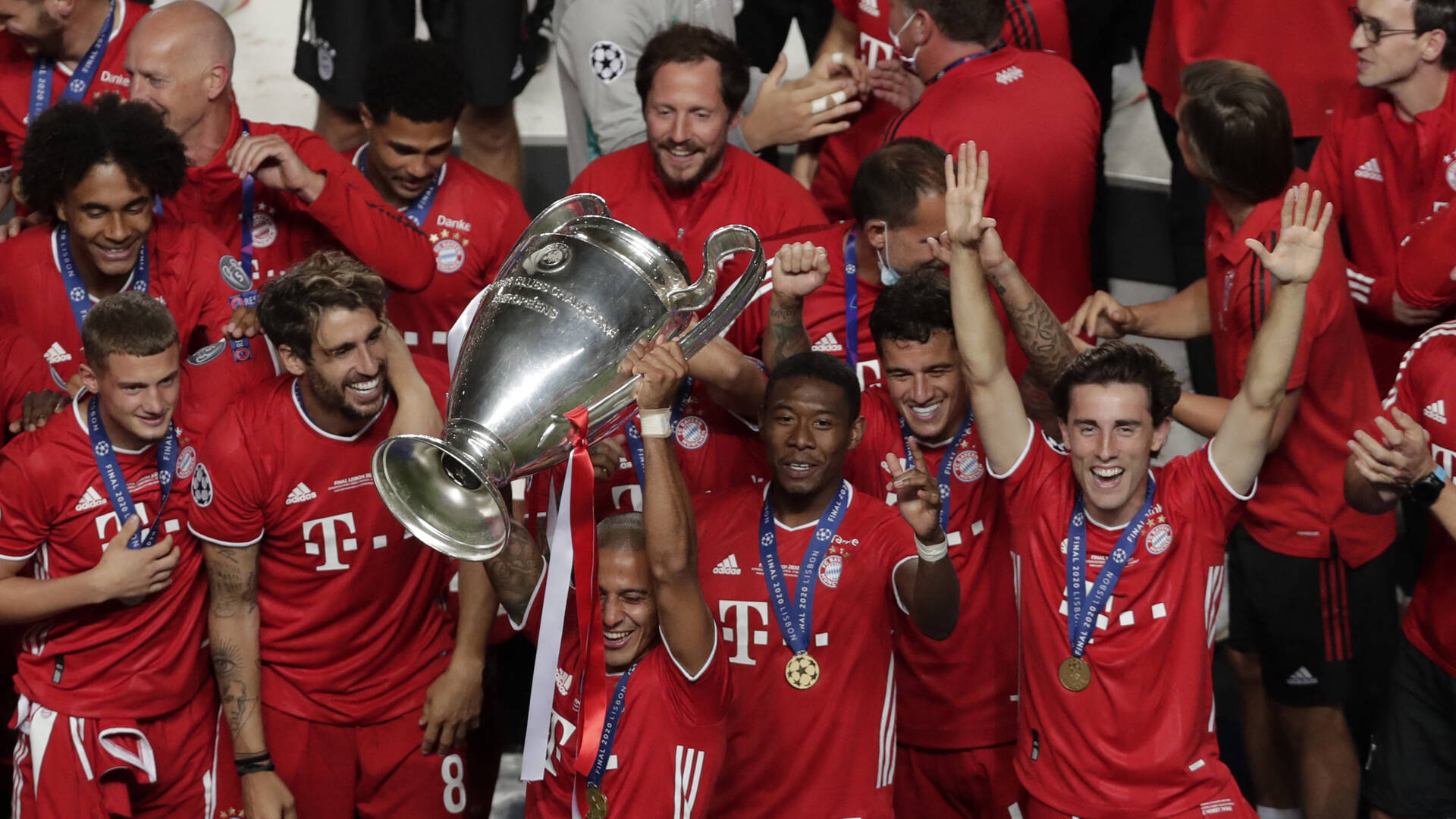 UEFA voert in 2024 nieuwe opzet Champions League in NOS