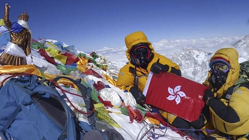 Goed weer op Mount Everest en het regent records