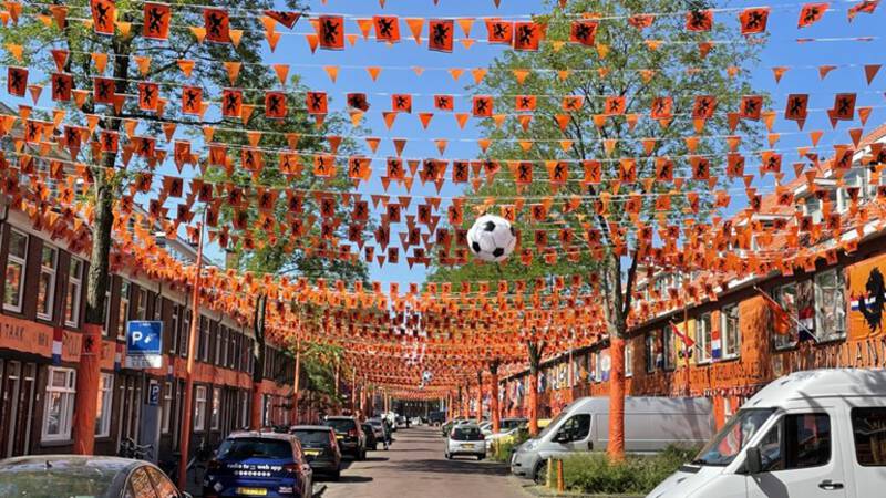 Nederland klaar voor EK, straten kleuren oranje