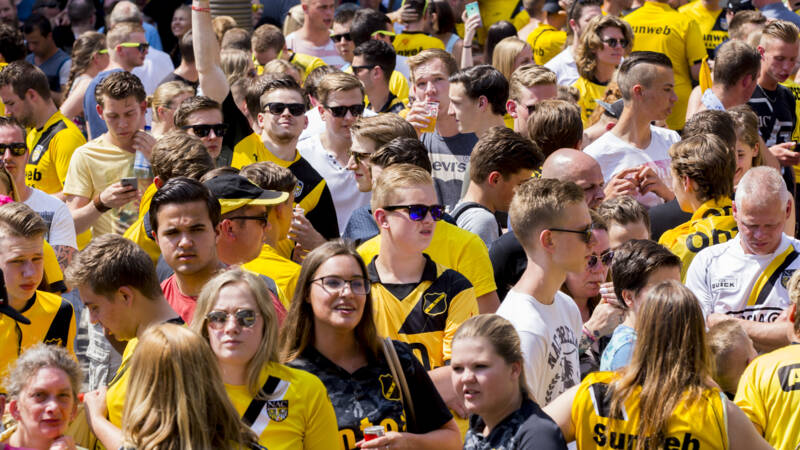 Kabinet: voetbalstadions per 30 juni weer volledig openstellen voor publiek