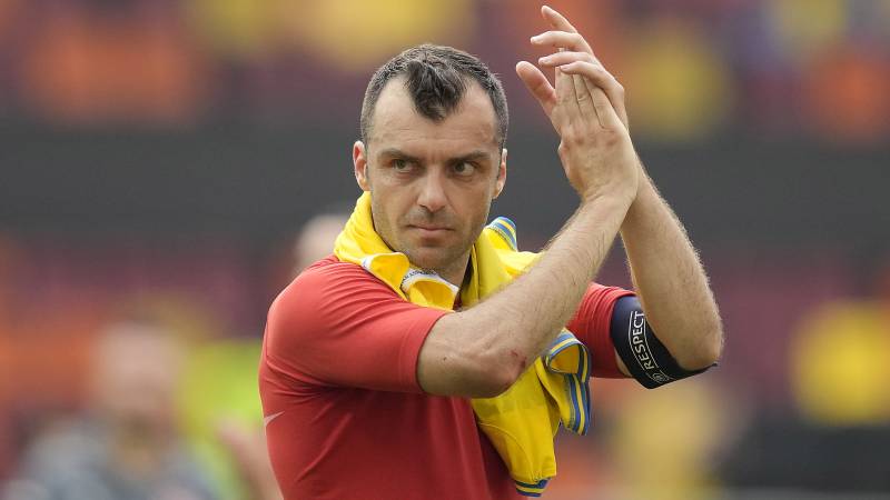 Pandev waves off as a football player after a duel with ...