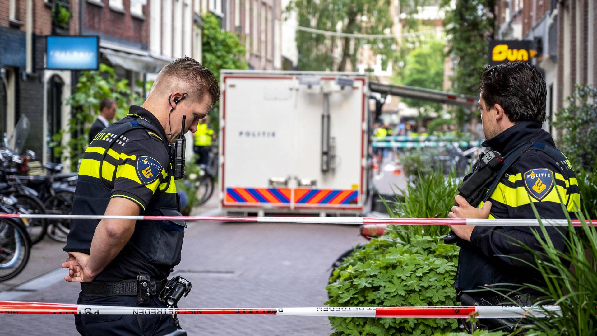 'Verdachten aanslag op Peter R. de Vries zijn Delano G. en Kamil E.' | NOS