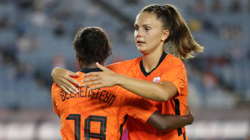 Doelpuntenregen voor Oranjevrouwen: winst met 10-3
