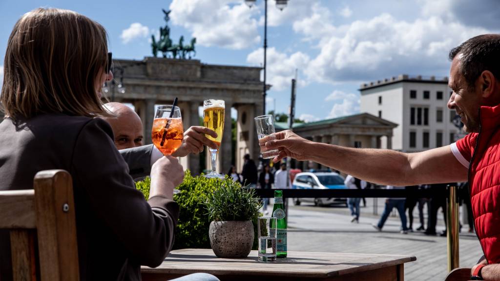 'Duitse regering wil druk op niet-gevaccineerden gaan opvoeren'