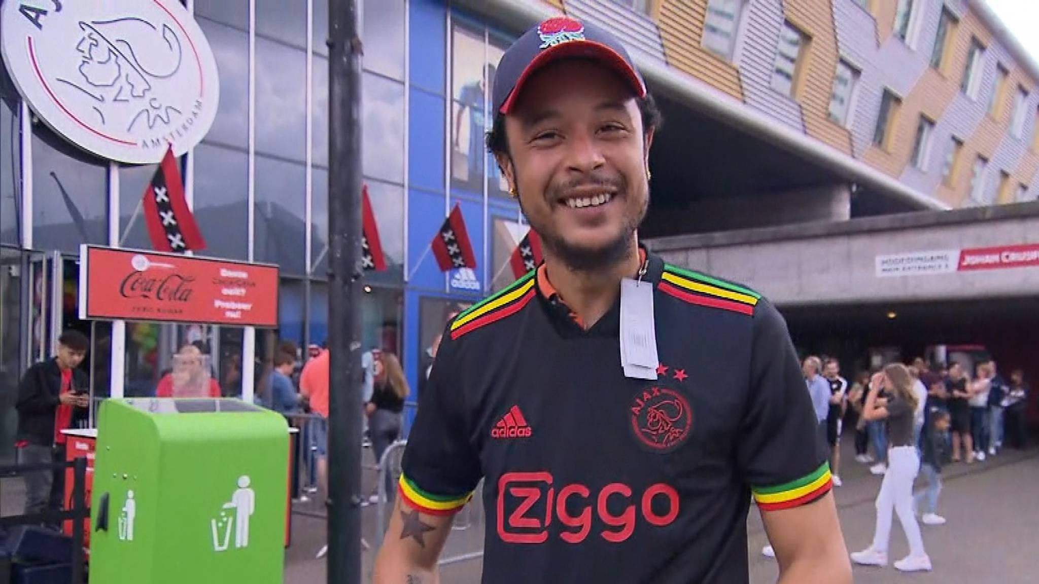 Run op het Bob Marley-shirt van Ajax | NOS