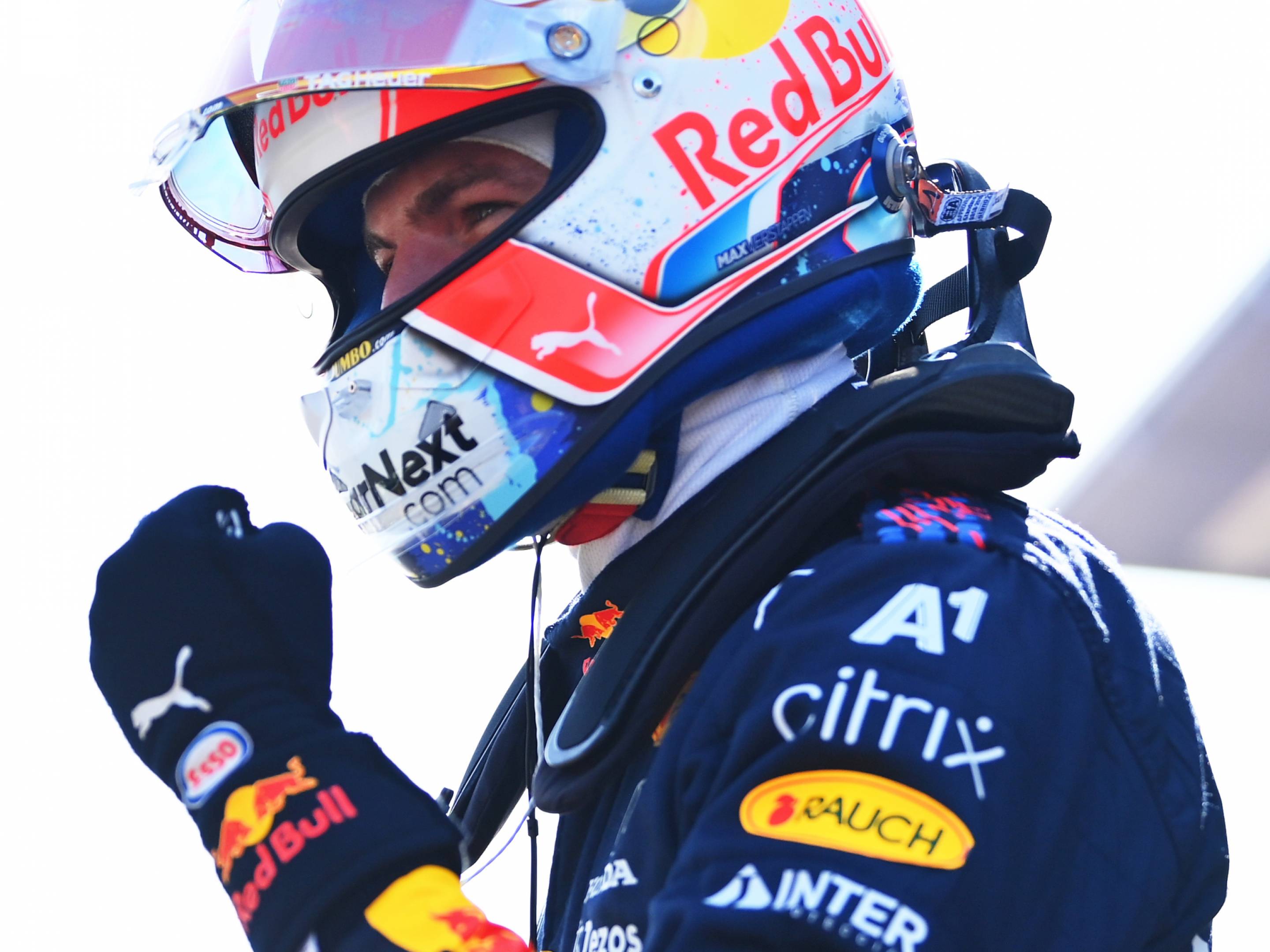 Imponerende Verstappen pakt pole bij GP Zandvoort vlak voor Hamilton | NOS