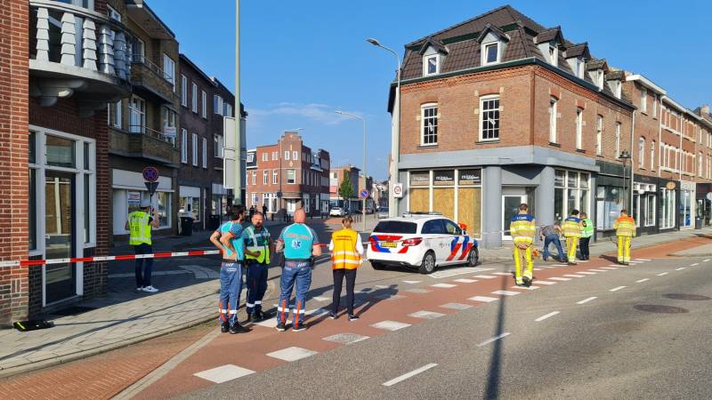 Politie ontruimt vijftien woningen in Hoensbroek na vondst mogelijk explosief.