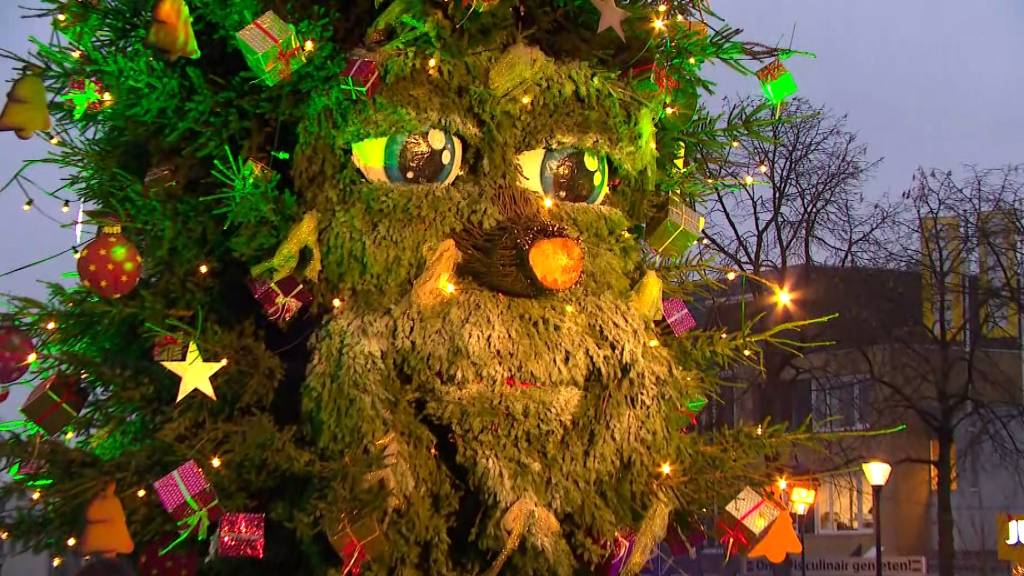 In Prinsenbeek staat een pratende kerstboom
