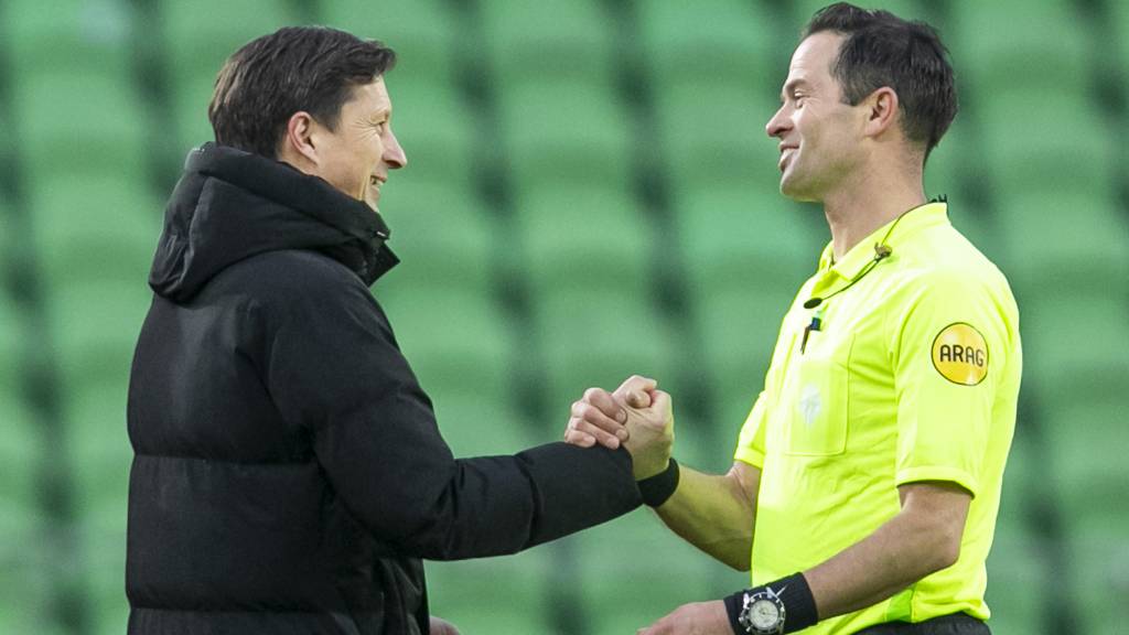 Ook AZ-keeper Vindahl deelt in keepersmalaise, Fortuna komt terug tot 1-2 - NOS