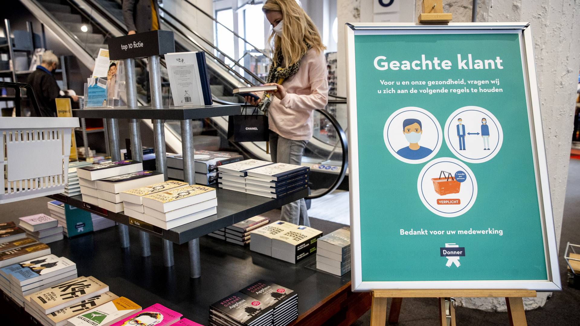 Meer boeken verkocht in 2021, maar fysieke winkels in de min | NOS