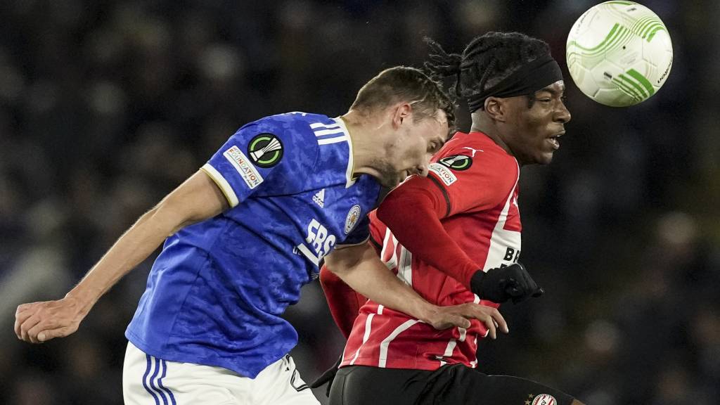 PSV verdienstelijk gelijk bij Leicester (0-0) • Feyenoord baalt van 3 ... - NOS