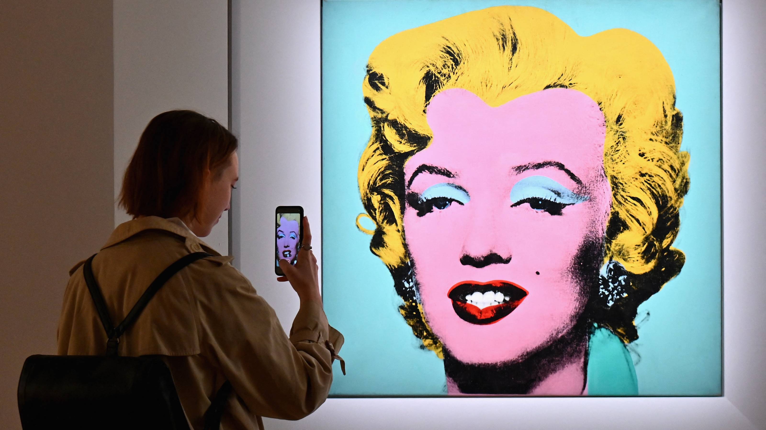 Marilyn Monroe-portret van Warhol voor 184 miljoen euro geveild