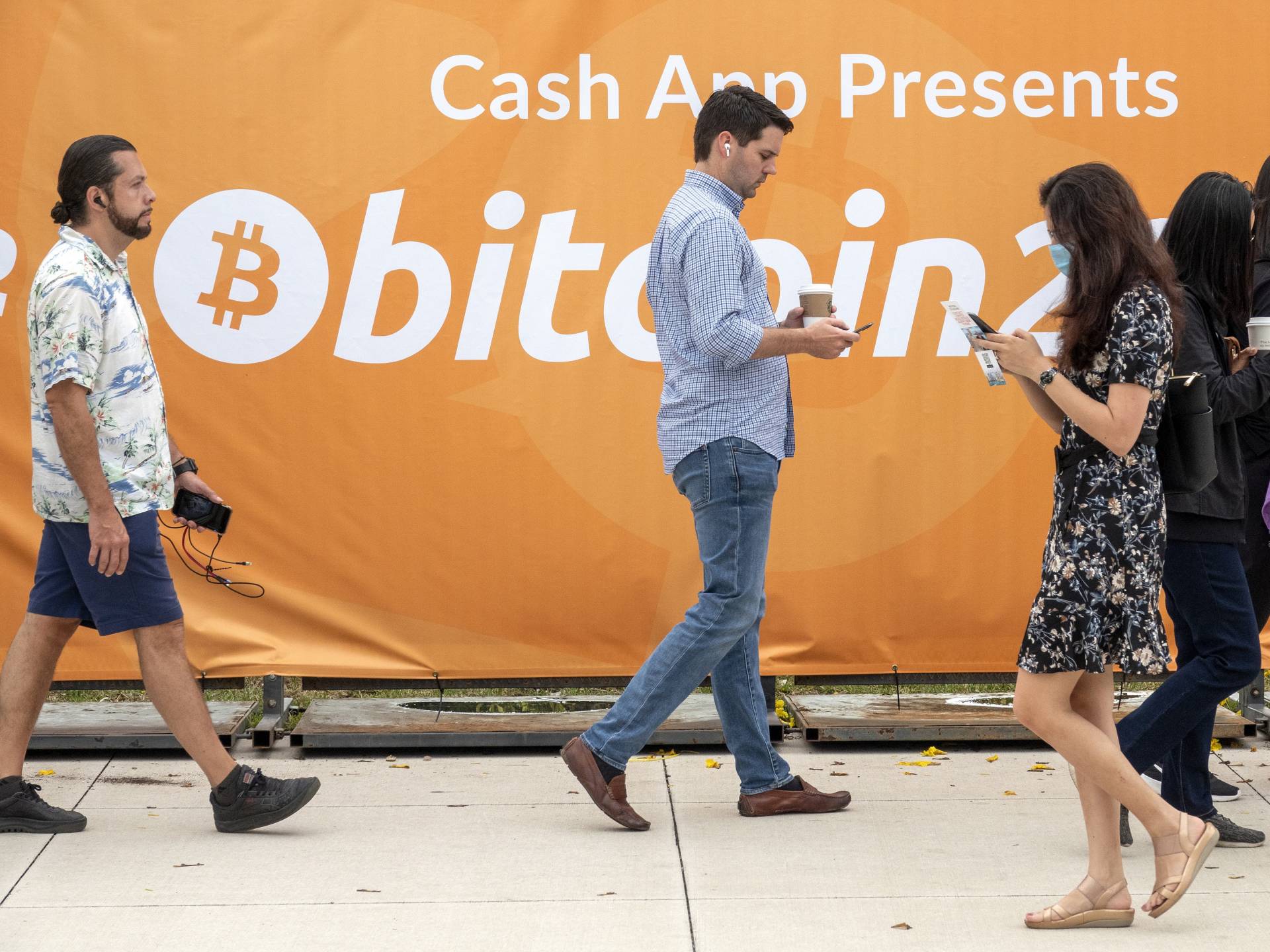 Bitcoin hard onderuit na bevriezen tegoeden cryptobank