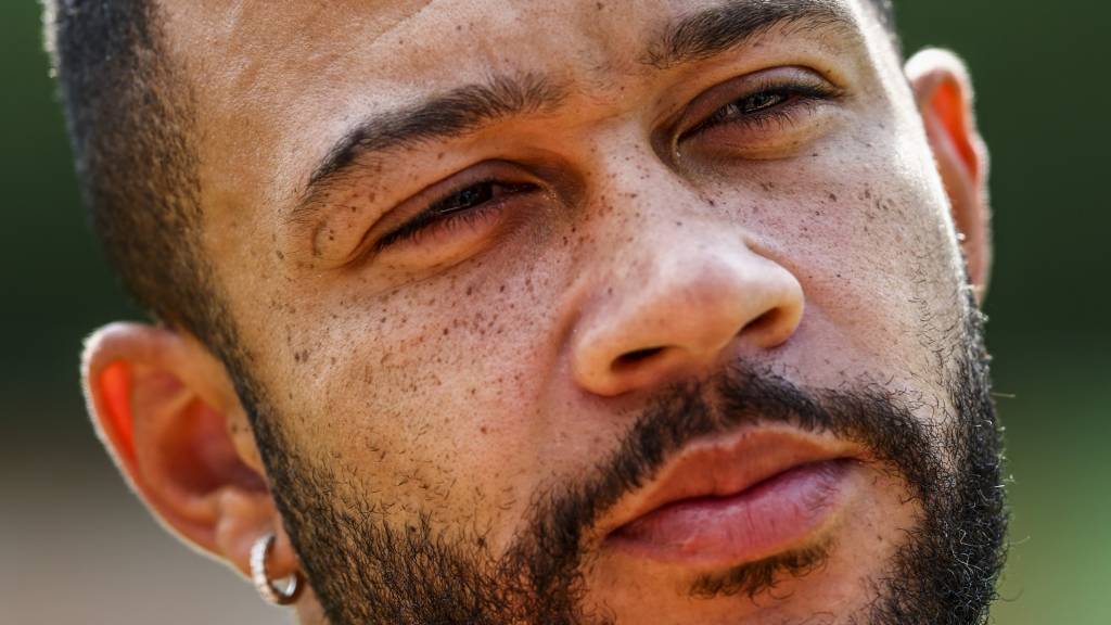 Depay trekt keuze Van Gaal in twijfel: 'Naam Wijnaldum vind ik in selectie horen'