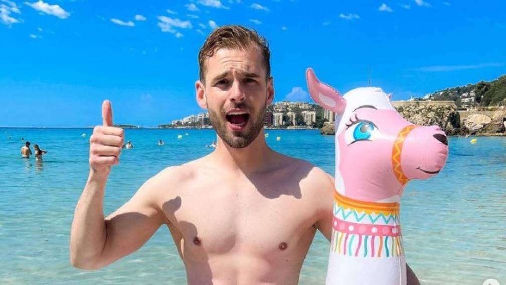 Oproep: Wat wil jij weten van YouTuber GewoonThomas? | NOS Jeugdjournaal