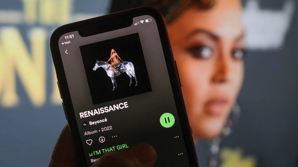 Beyoncé past songtekst aan na kritiek op woord 'spastisch'