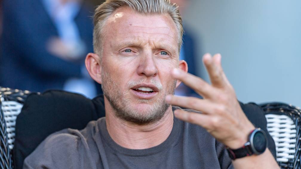 Kuijt beleeft horrordebuut als coach bij ADO met ruime nederlaag tegen Heracles